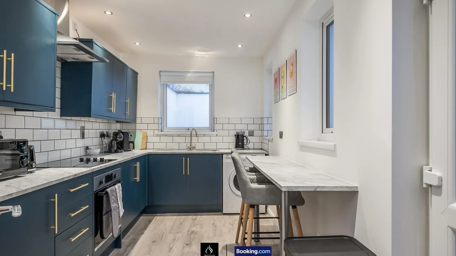 3 Bedrooms 1 Bath City Centre Home By Boyeilles Apartments Short Lets & Serviced Accommodation Belfast With Free Parking Großbritannien