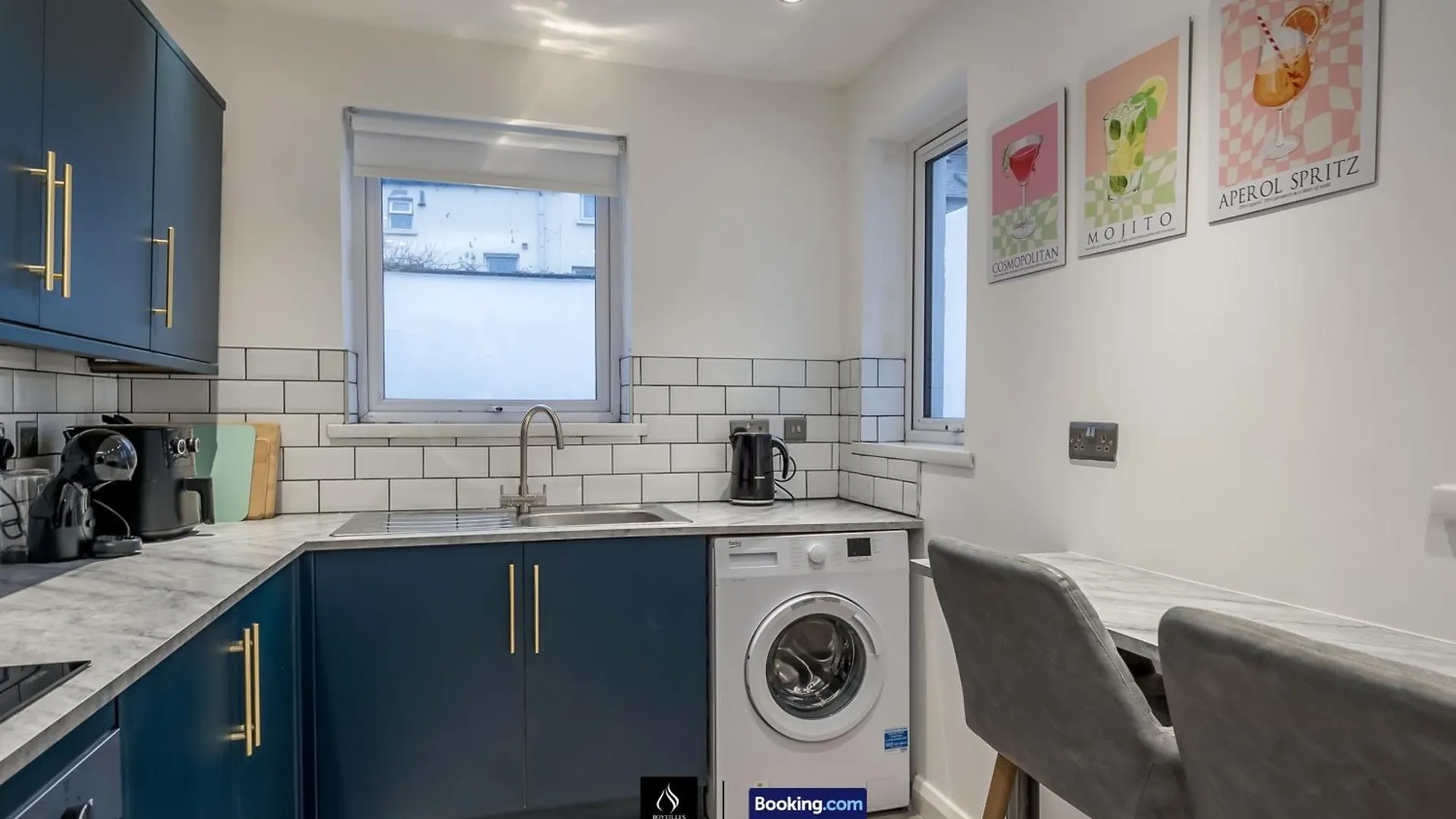 3 Bedrooms 1 Bath City Centre Home By Boyeilles Apartments Short Lets & Serviced Accommodation Belfast With Free Parking