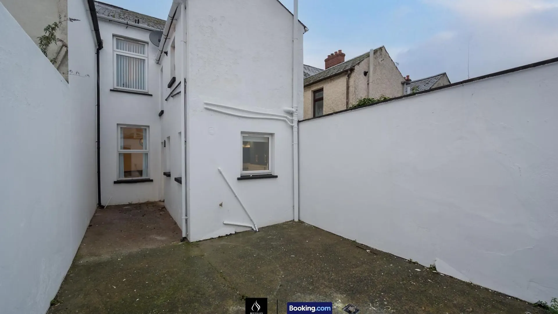 3 Bedrooms 1 Bath City Centre Home By Boyeilles Apartments Short Lets & Serviced Accommodation Belfast With Free Parking Dom wakacyjny