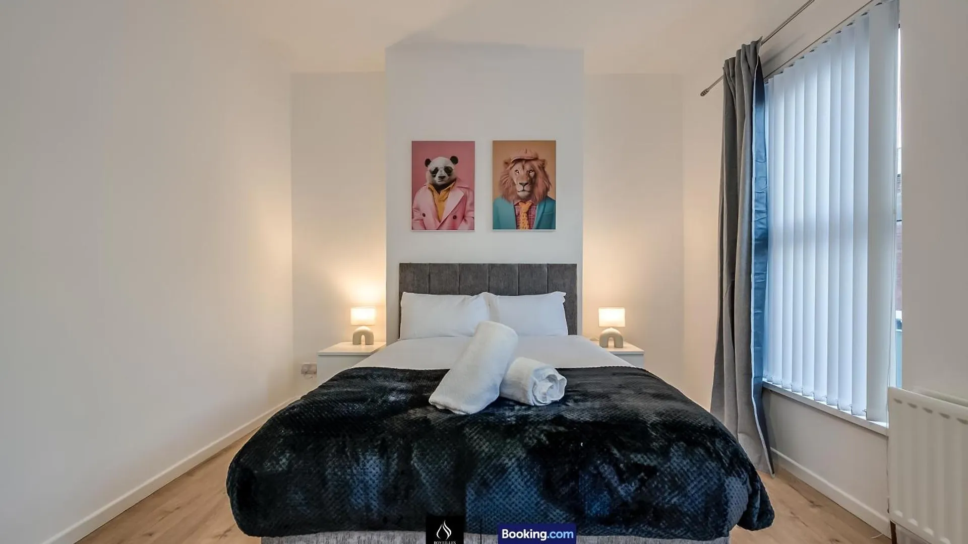 Dom wakacyjny 3 Bedrooms 1 Bath City Centre Home By Boyeilles Apartments Short Lets & Serviced Accommodation Belfast With Free Parking Wielka Brytania