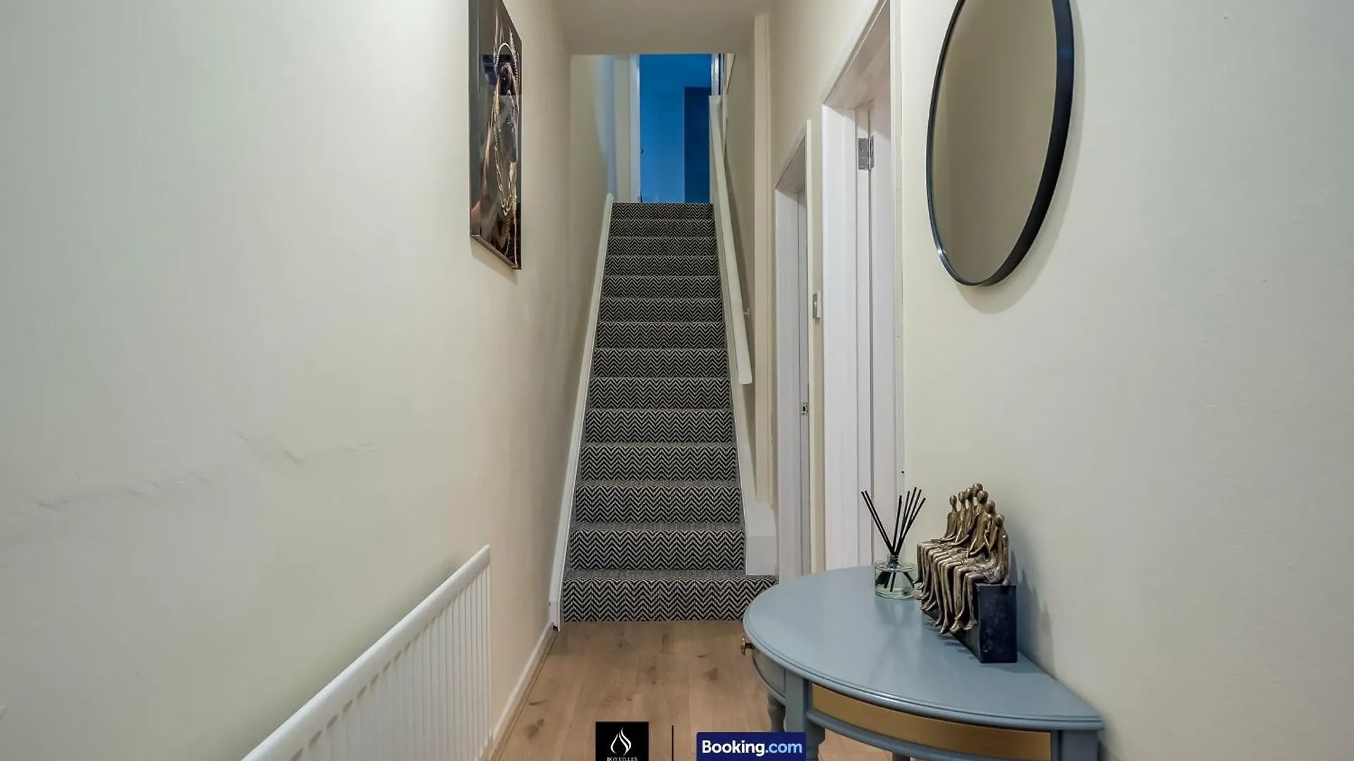 3 Bedrooms 1 Bath City Centre Home By Boyeilles Apartments Short Lets & Serviced Accommodation Belfast With Free Parking 0*,